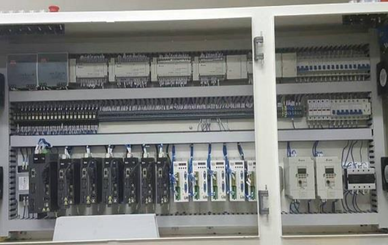 百(bai)葉輪成(cheng)型機(jī)控製(zhi)係(xi)統
